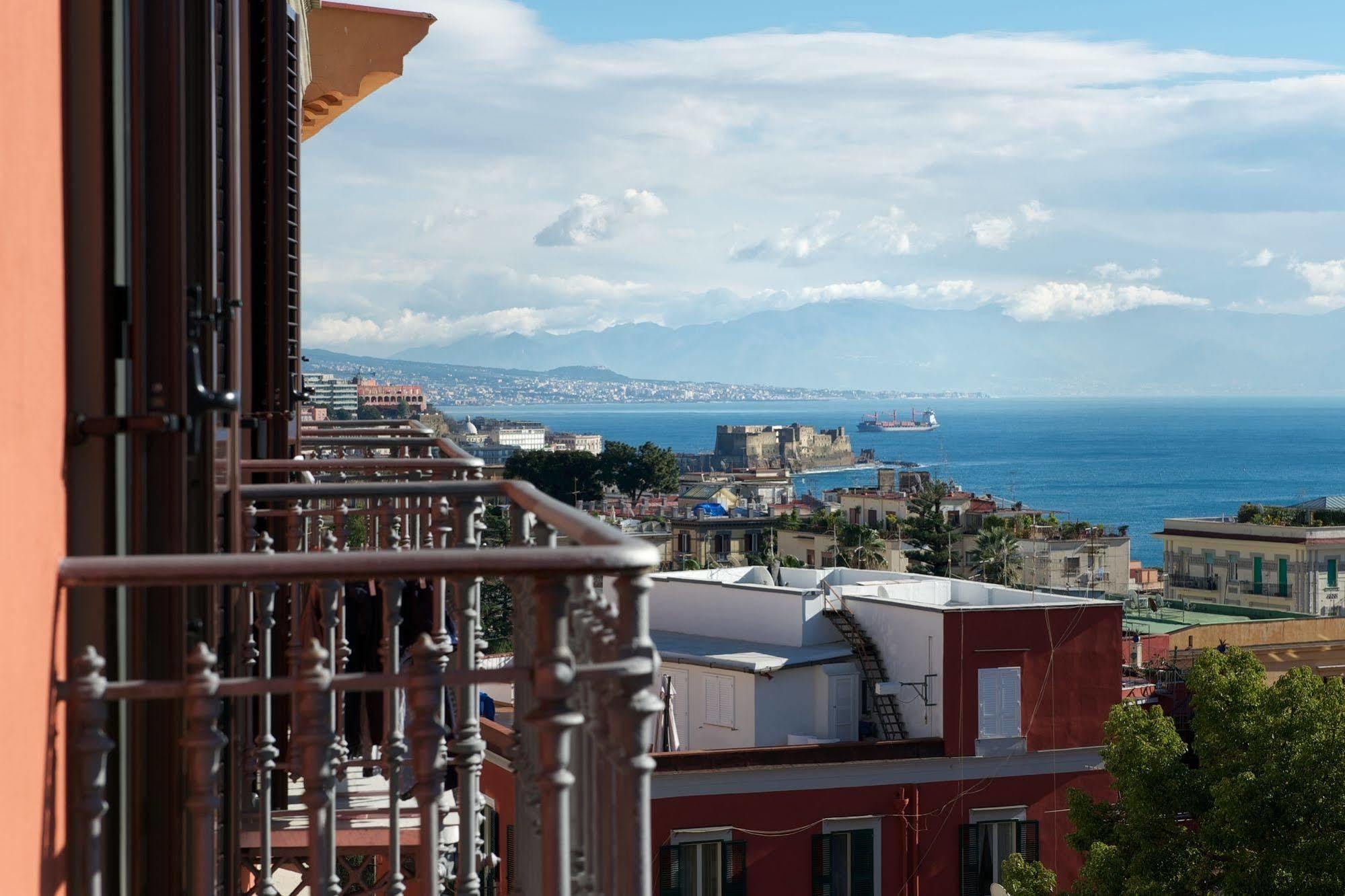 NapoliCentro Mare - Sea View Rooms&Suites Esterno foto